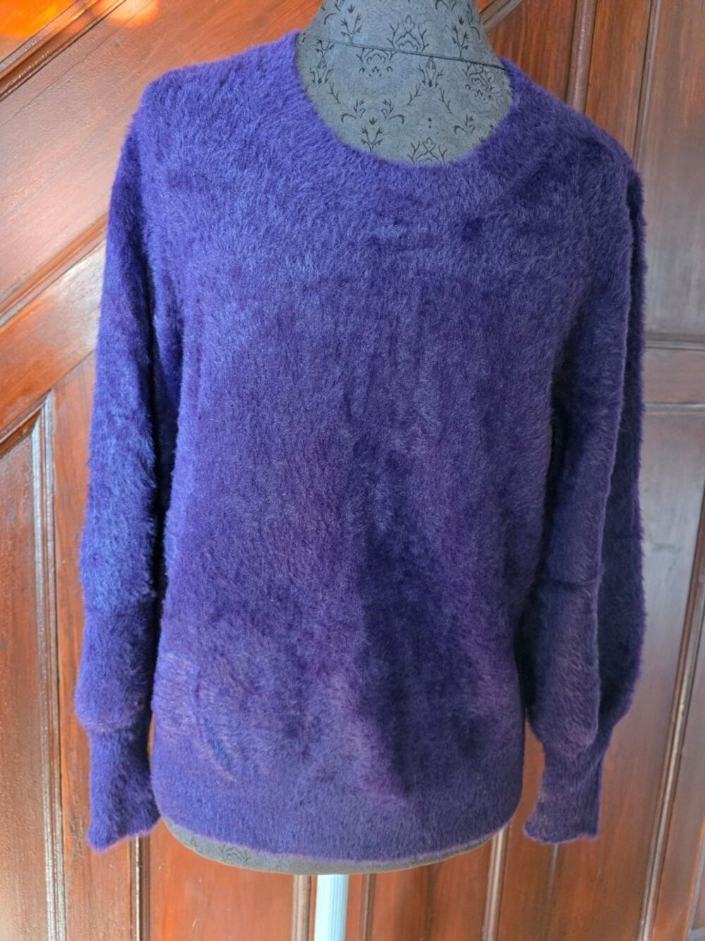 Liz Claiborne Soft Purple Fuzzy Crewneck Sweater Womens Size L